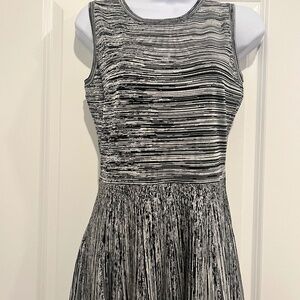 Sleeveless Knit Abstract Black and Gray Dress